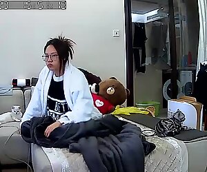 Korean babe caught masturbating on hacked wecam