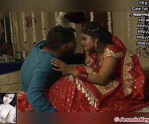 Exclusive Kolkata Bhabi Sumenda Has Hot Sex with Sharee (HD)